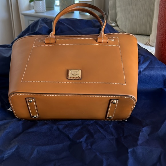 NWOT Dooney & Bourke Beacon 1464 Nana Leather Zip Tote - Picture 4 of 4